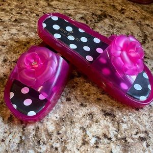 Kate spade Sz 7 slides. NWOT! Tried on once. Excellent cond.